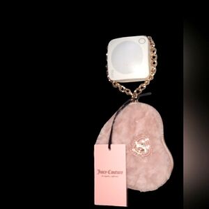 JUICY COUTURE FLUFFY HEART WRISTLET NWT